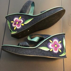 Funky Nine West Wedge